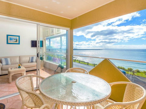 Avalon 1 - Overlooking Beautiful Convent Beach - Tourism Noosa 0