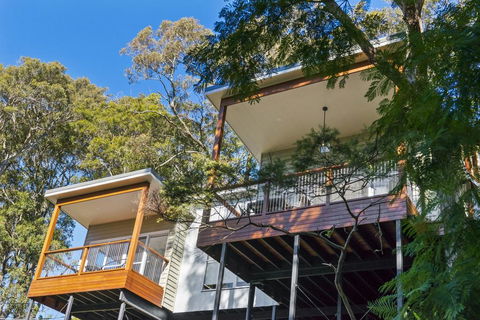 Avalon Tree House - Tourism Noosa 2