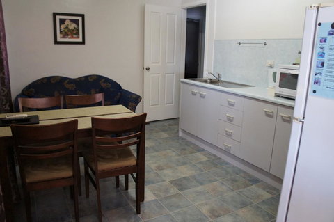 Ayrline Motel - Tourism Noosa 1