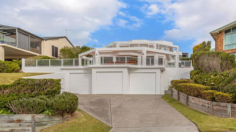 Azur 1 - South One Mile Beach - Tourism Noosa 0