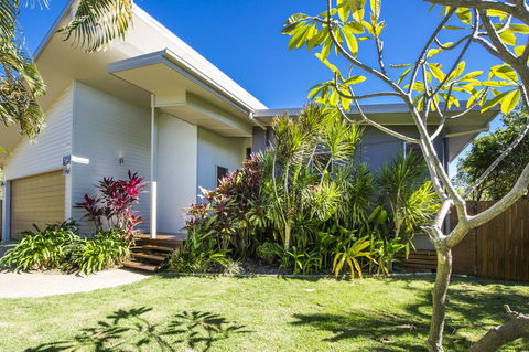 Azur Villa - Tourism Noosa 0