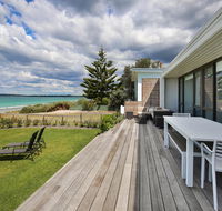 Azure Absolute Beachfront - Pet Friendly - Tourism Noosa
