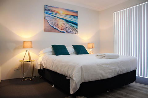 Azure Villa - Tourism Noosa 0