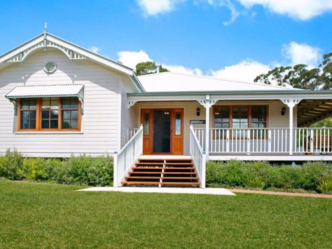 Ballogie Lodge - A Quality, Timeless Retreat - Tourism Noosa 0