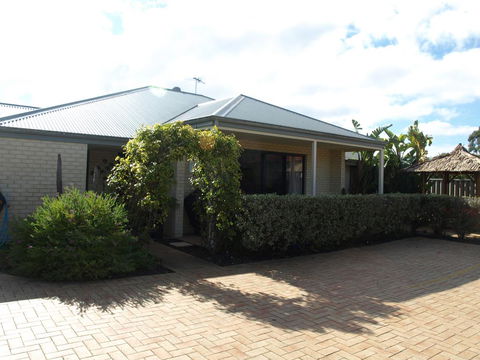 Baudins Of Busselton Bed And Breakfast - Tourism Noosa 3