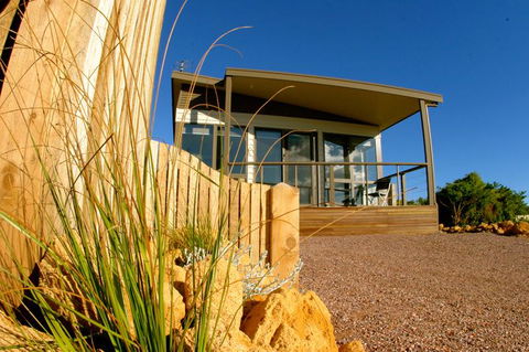 Bay Of Islands Apartments - Tourism Noosa 0