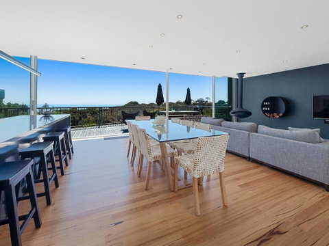 Bay Vista - Amazing Bay Views With The Beach At Your Doorstop! - Tourism Noosa 1