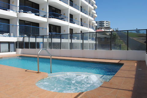Bayview Tower - Tourism Noosa 1
