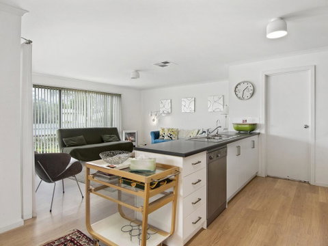 Beach Fun - 11 Broadbeach Drive - Tourism Noosa 2