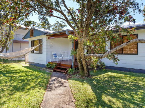 Beach House - Tourism Noosa 0