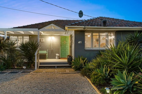Beach House 41 - Tourism Noosa 1