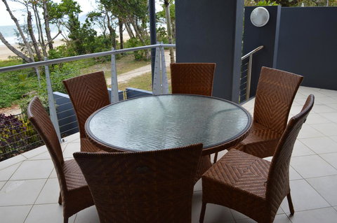 Beach House Apartment 1 - Tourism Noosa 3