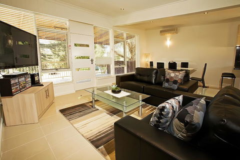 Beach House Apartments - Tourism Noosa 0