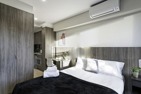 BEACH LOCATION STUDIO // CLOVELLY 1 - Tourism Noosa 2