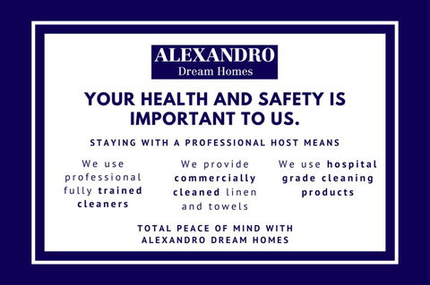 BEACH LOCATION STUDIO // CLOVELLY 1 - Tourism Noosa 1