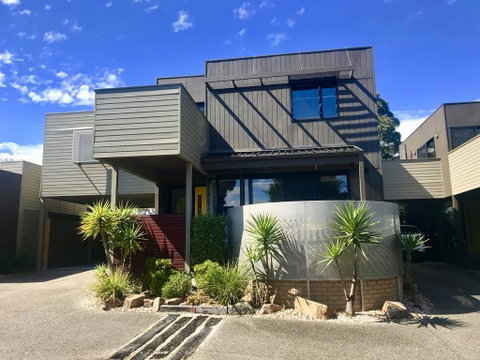 Beach Retreat Townhouse - Tourism Noosa 0