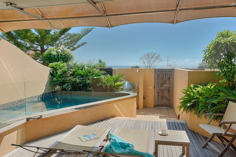 Beach Suites - Tourism Noosa 2