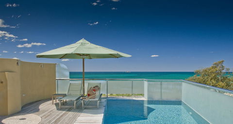 Beach Suites - Tourism Noosa 0