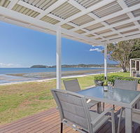 Beached Inn' 93 Foreshore Drive - Spacious beach front house - Tourism Noosa