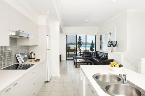 Beachfront 8 - Tourism Noosa 0