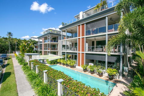 Beachfront Apartment With Ocean Views - Tourism Noosa 1