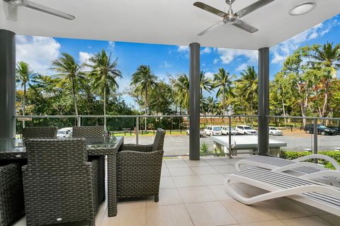 Beachfront Apartment With Ocean Views (4) - Tourism Noosa 0