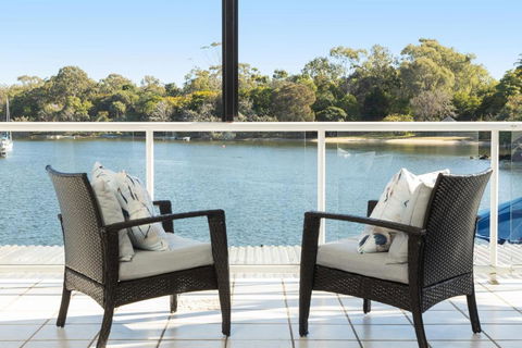 Riverfront With Jetty, Ideal For Families - Tourism Noosa 0