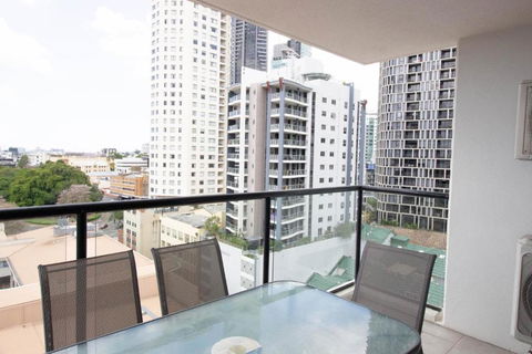 Republic Apartment - Tourism Noosa 3