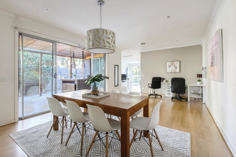 Ringtail Retreat - Contemporary Family Comforts - Tourism Noosa 1