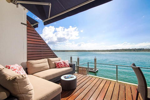 Riverfront Apartment, Perfect Location - Tourism Noosa 3
