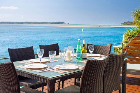 Riverfront Apartment, Perfect Location - Tourism Noosa 0