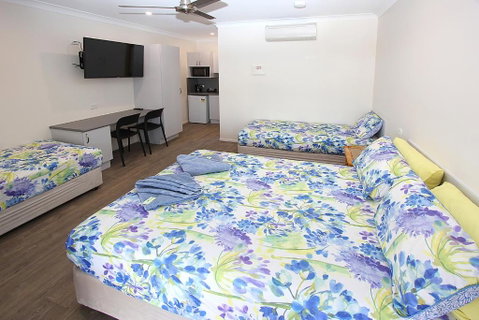 Reef Gardens Motel - Tourism Noosa 3