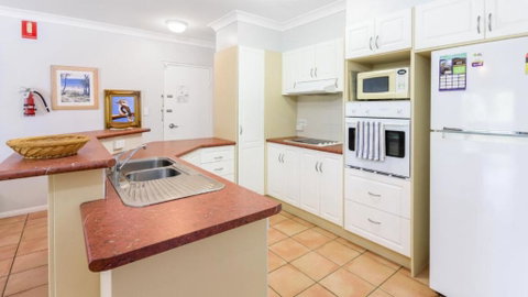 Resort Style Unit Across From The Water - Tourism Noosa 3