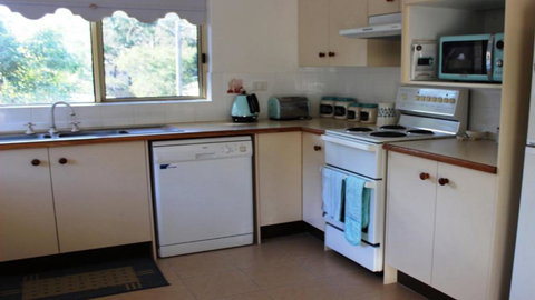 Rest At The Nest On Booner - Tourism Noosa 3