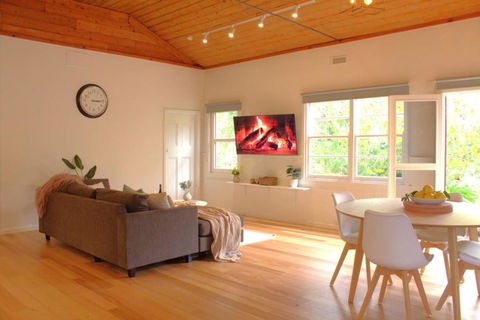 River Lea Cottage - Tourism Noosa 1