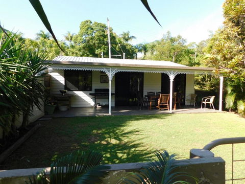 Riverbend Cottage Cabin - Little Heaven - Tourism Noosa 2