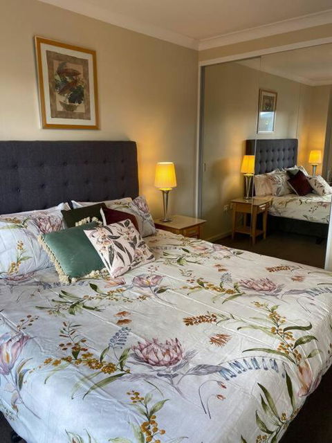 RIVERSIDE CITY VIEW PARKING NETFLIX WIFI WINE FREE - Tourism Noosa 1