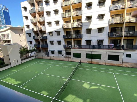 RIVERSIDE CITY VIEW PARKING NETFLIX WIFI WINE FREE - Tourism Noosa 3