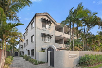 Riverside Location, Noosa Sound with Tourism Noosa