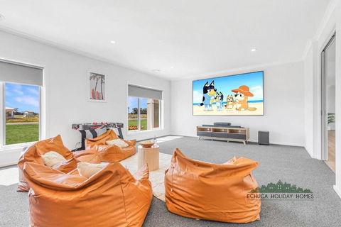 Riverside Meadows - Tourism Noosa 1