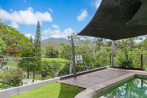 Riverview Homestead - Bring The Boat! - Tourism Noosa 3