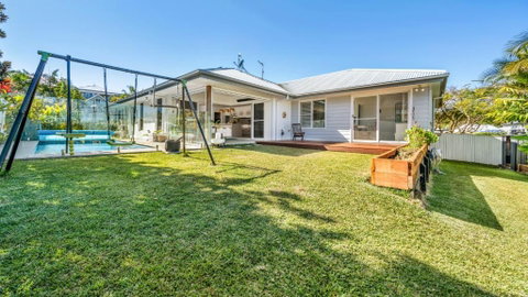 Riviera - Pool & Quick Walk To Centre - Tourism Noosa 0