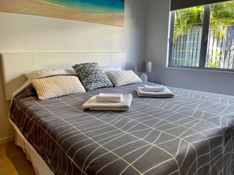 Relax At Trinity Beach Getaway, Blue Lagoon, Trinity Beach - Tourism Noosa 0