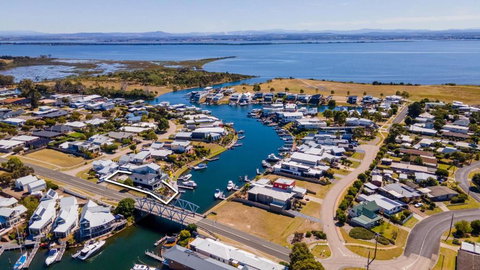 Riviera View - Tourism Noosa 1