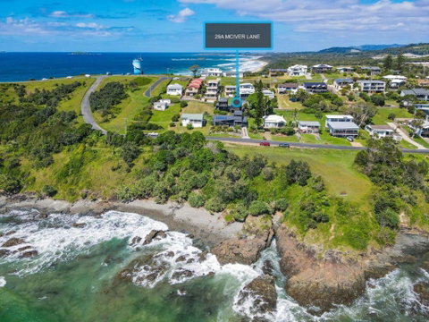 Rock Ledge - Tourism Noosa 1