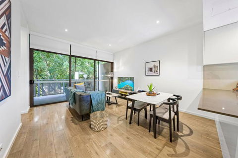 Rooftop 2 Bed Apt With Terrace At Newtown - Tourism Noosa 1