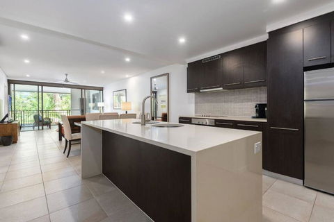 Rooftop Tranquility At Stunning Temple Resort - Tourism Noosa 2