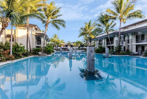 Rooftop Tranquility At Stunning Temple Resort - Tourism Noosa 3