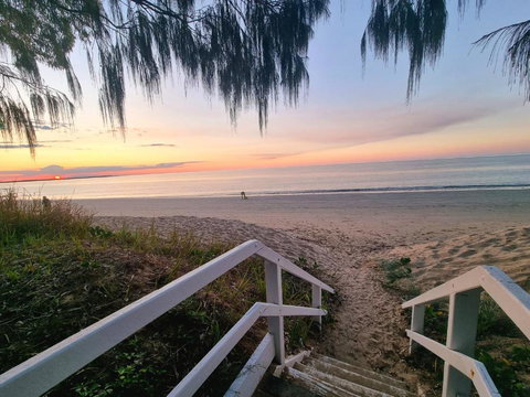 Rosalynda- Luxury Beachfront 3 BR Townhouse - Tourism Noosa 0