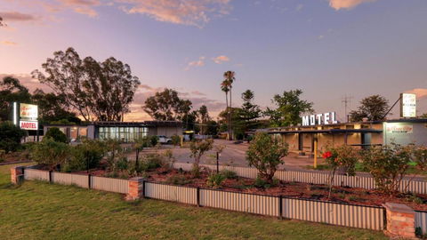 Rose City Motor Inn - Tourism Noosa 0